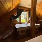 Πανσιόν Alice - Adults Only 4*