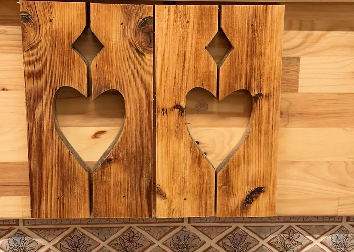 Alice - Adults Only 4*